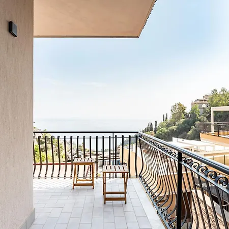 Lovely With Romantic Sea View Apartment